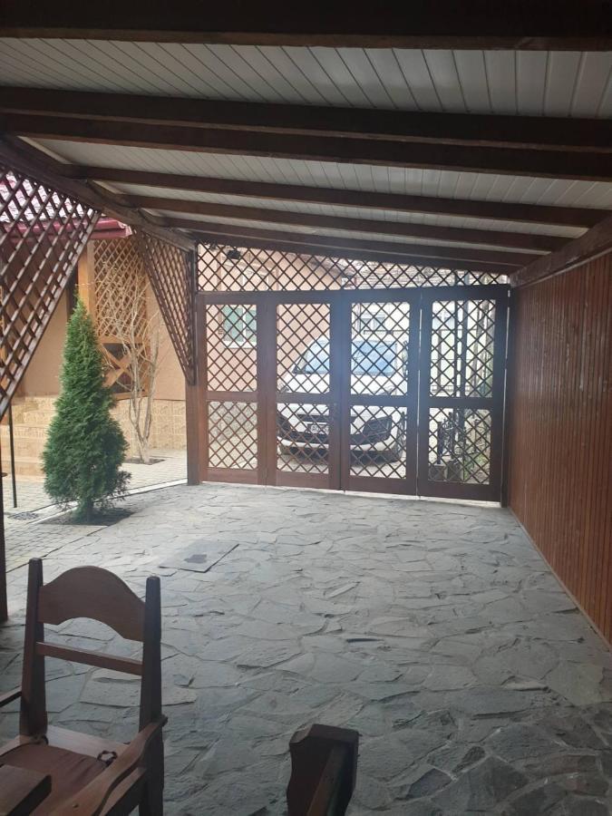 Садиба "У Юлії" Svalyava Exterior foto